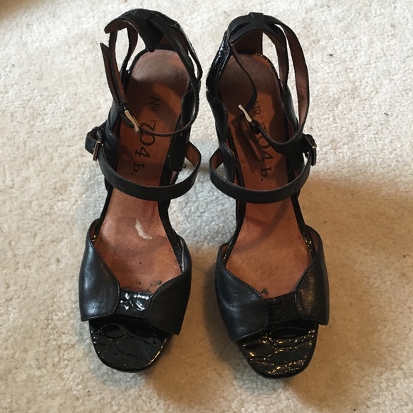 Black Patent Leather Heels - Picture 3 of 6